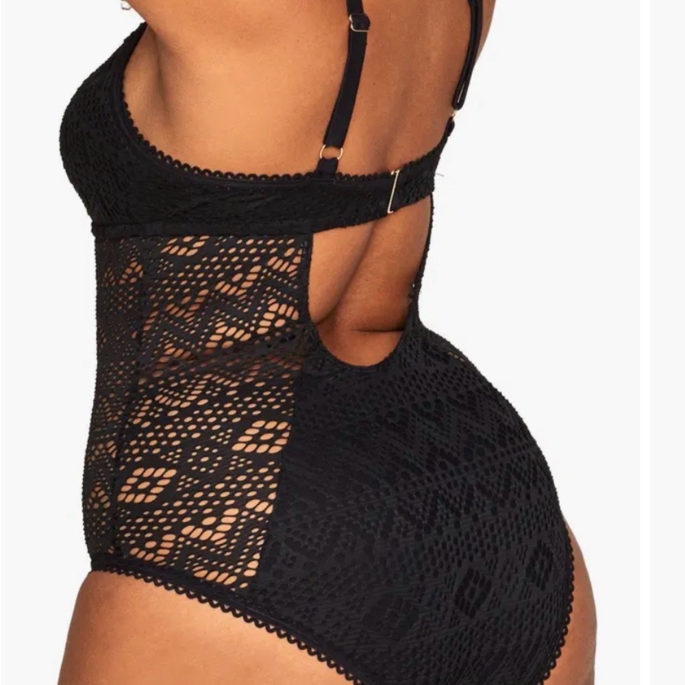 Adore Me Margaret Black Crochet Swimsuit Plus Size 0X - Picture 3 of 9